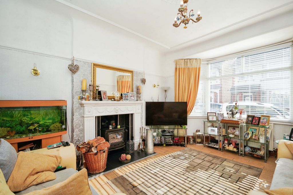 Property photo 3 of 18