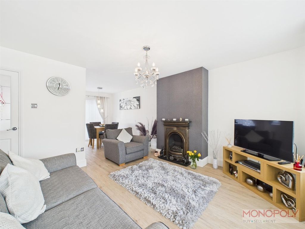 Property photo 2 of 15 Cam01943G0-Pr0395-Still001.Jpg