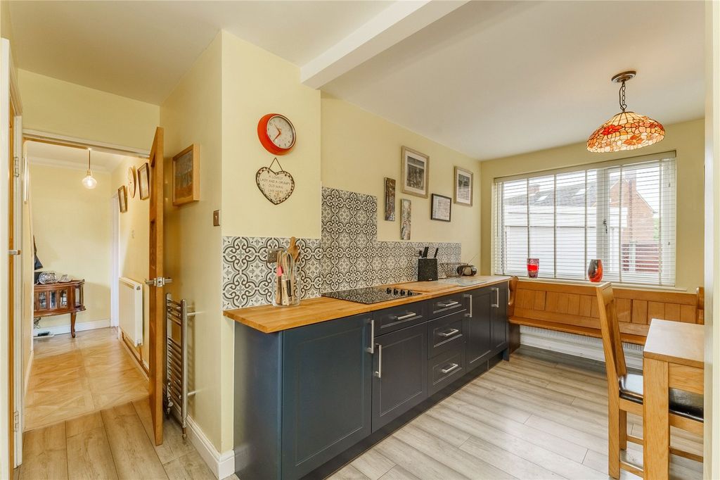 Property photo 2 of 24 Picture No. 10