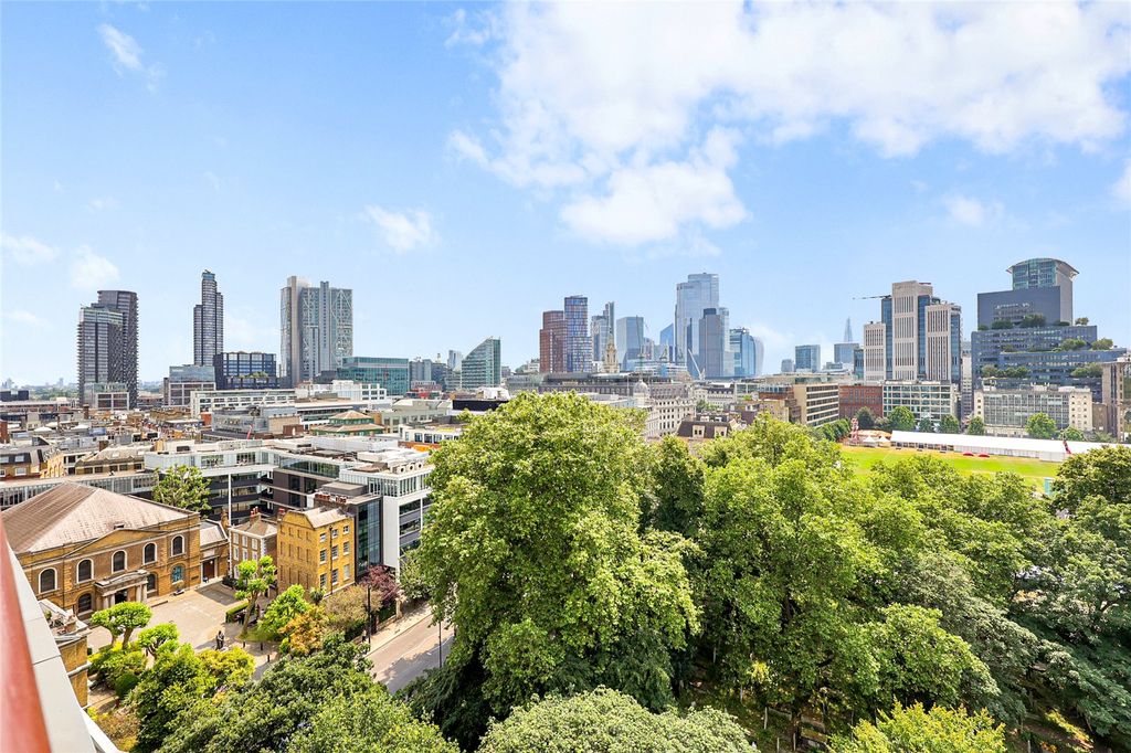 Property photo 2 of 28 Picture No. 35