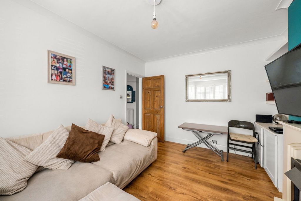 Property photo 3 of 14