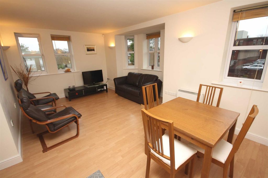 Property photo 3 of 8 York 1.Jpg