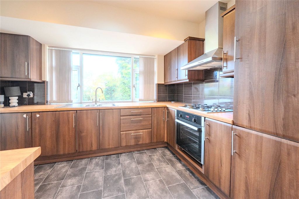 Property photo 3 of 22 Picture No. 30