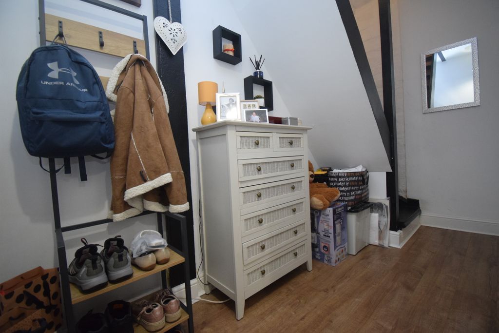 Property photo 2 of 14 Hall
