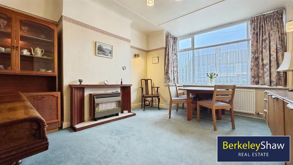 Property photo 3 of 20 Dining Room