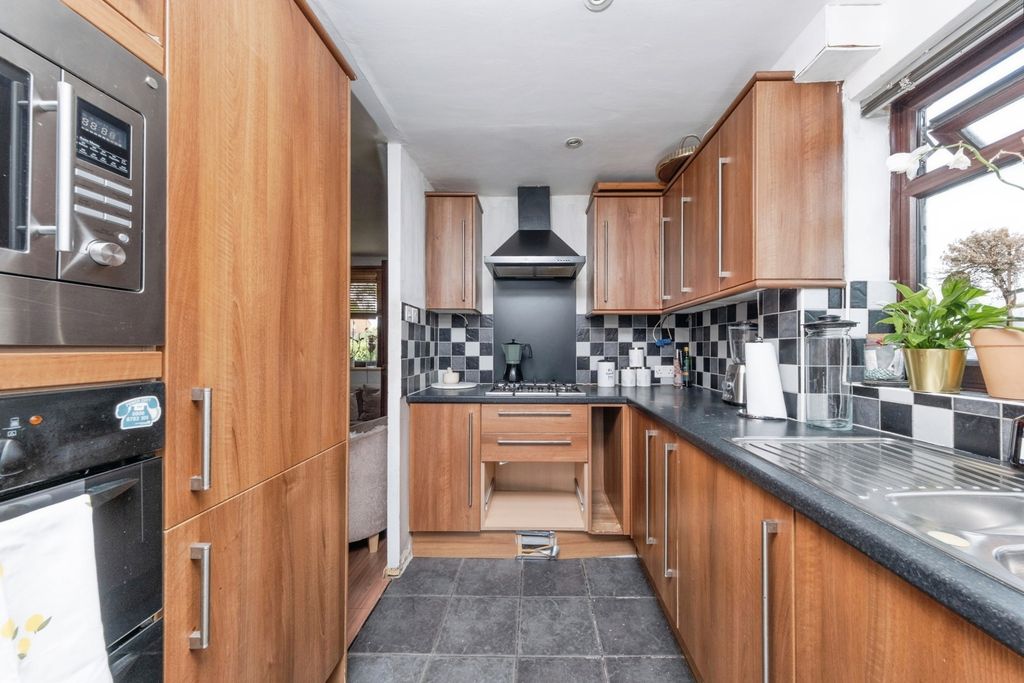 Property photo 2 of 21 Pbox-Img.Jpg