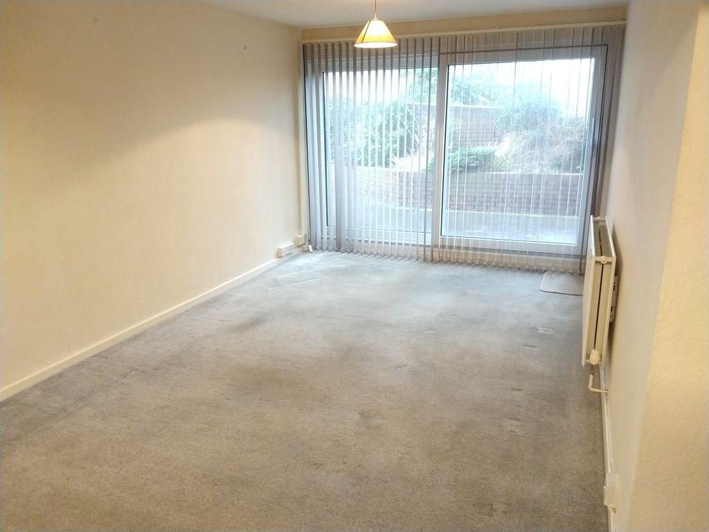 Property photo 1 of 9 Lounge