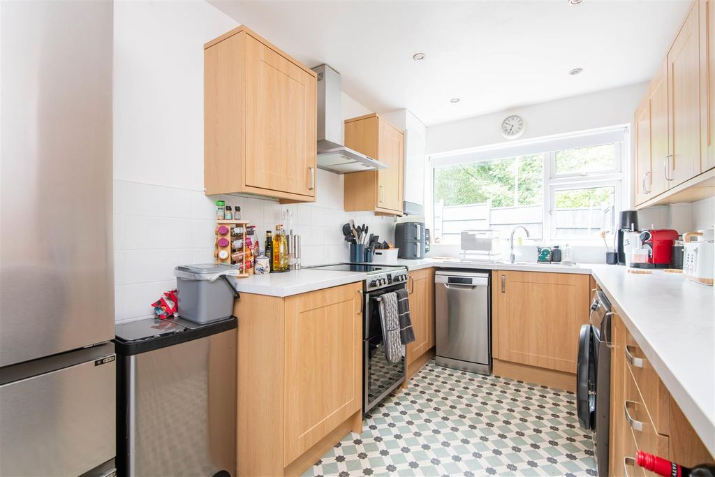Property photo 3 of 29 Kitchen