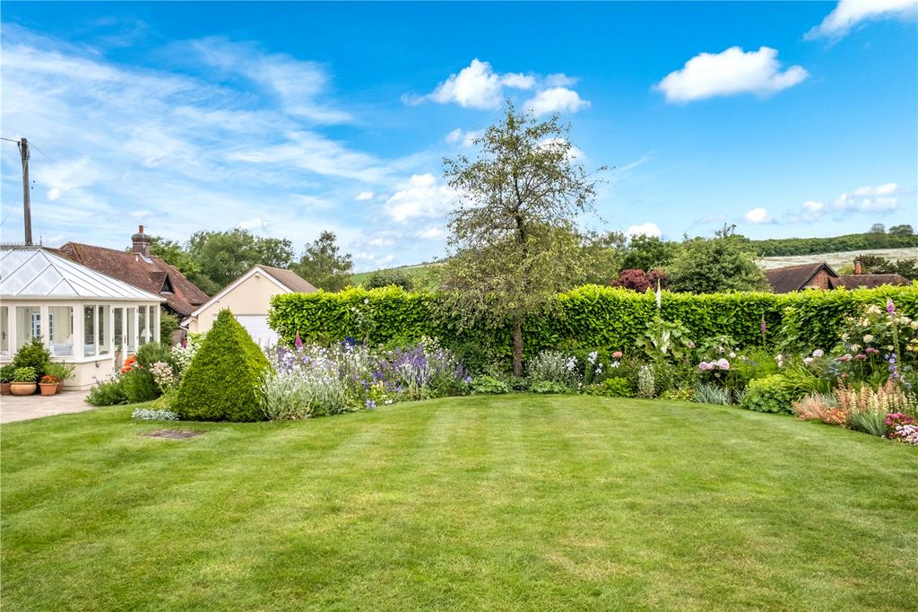 Property photo 3 of 17 Garden