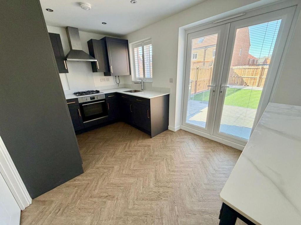 Property photo 2 of 15 Kitchen