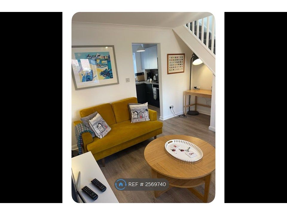 Property photo 1 of 15 Living Room