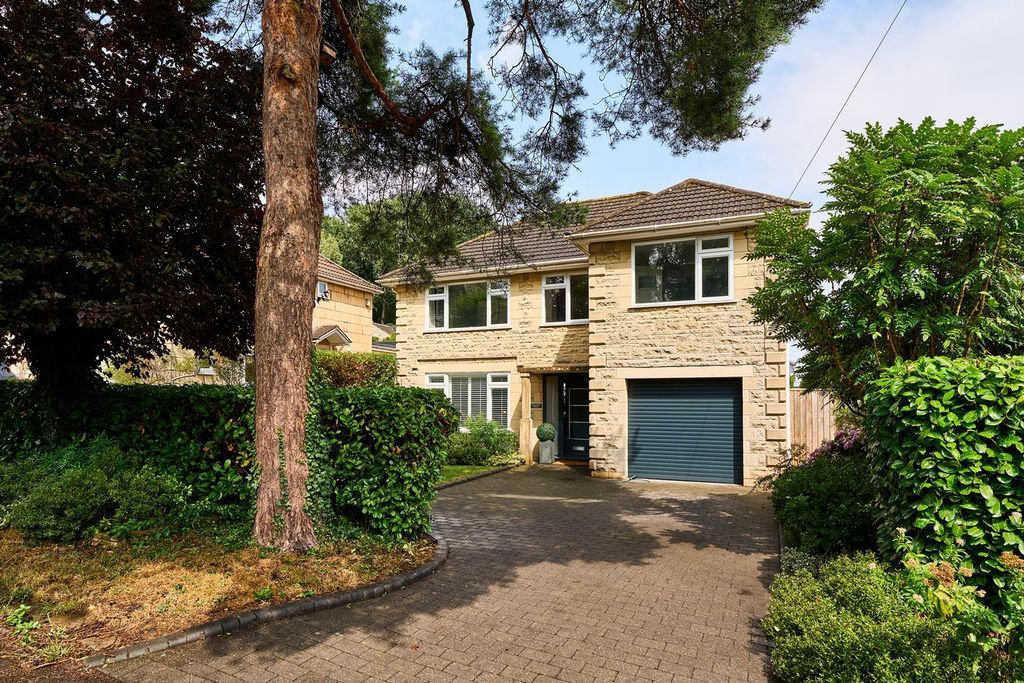 Property photo 1 of 28