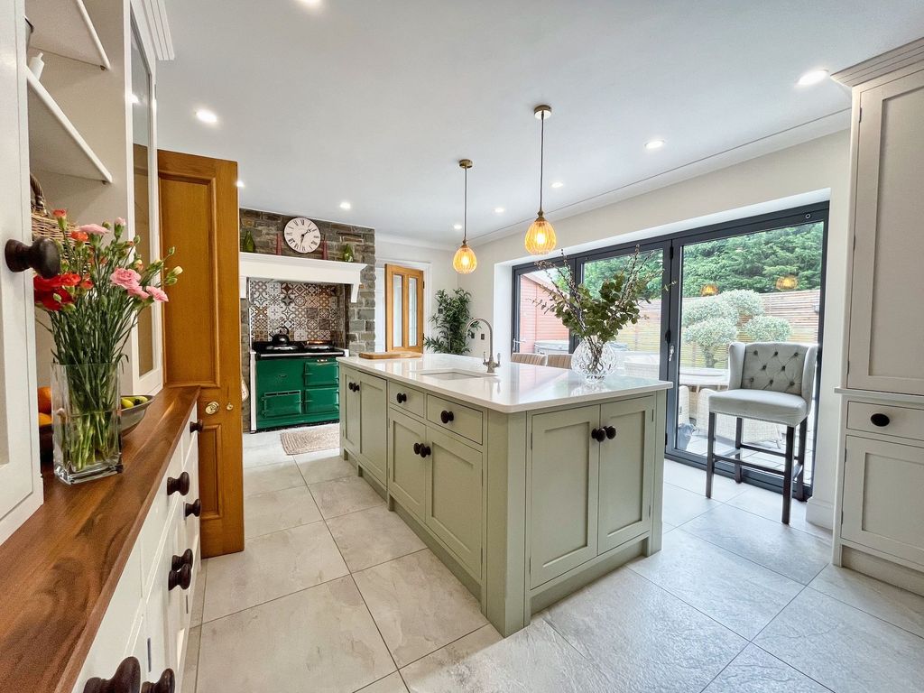 Property photo 3 of 59