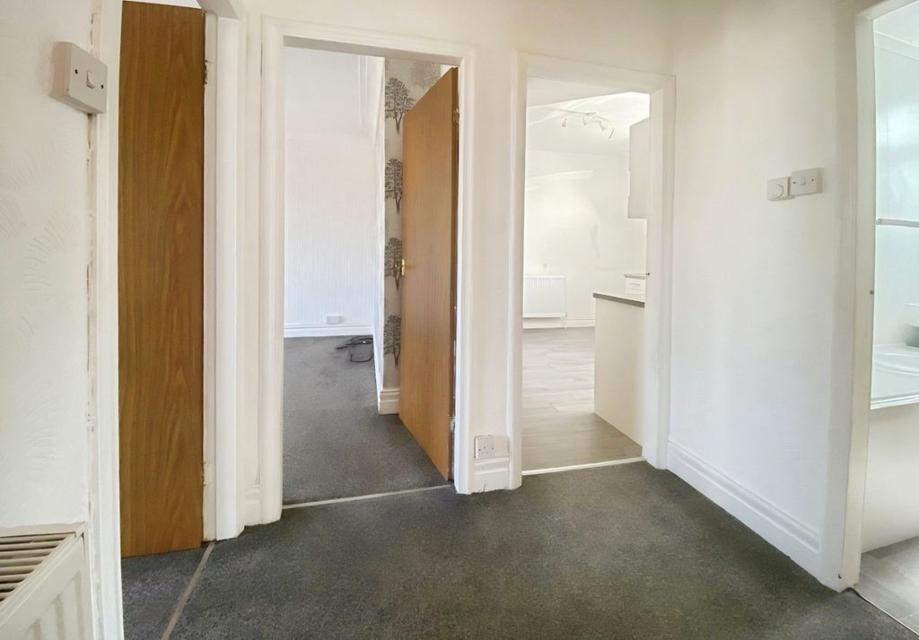 Property photo 3 of 23 5281113