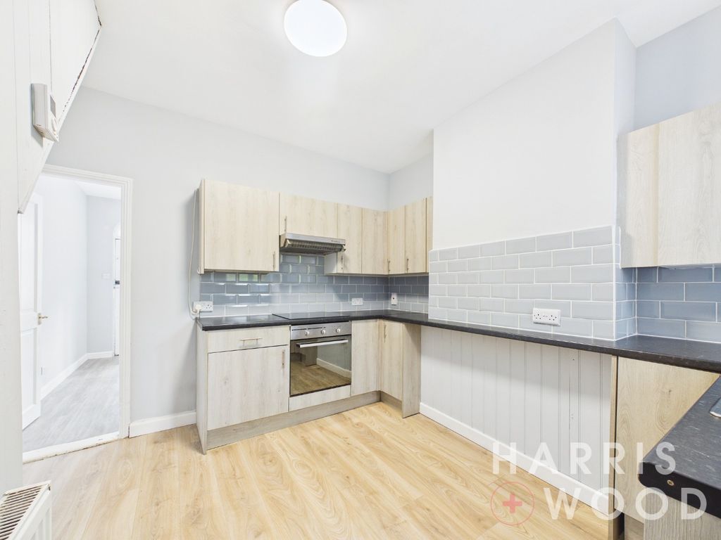Property photo 2 of 18 5357732