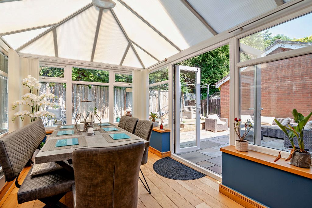 Property photo 3 of 20 Conservatory
