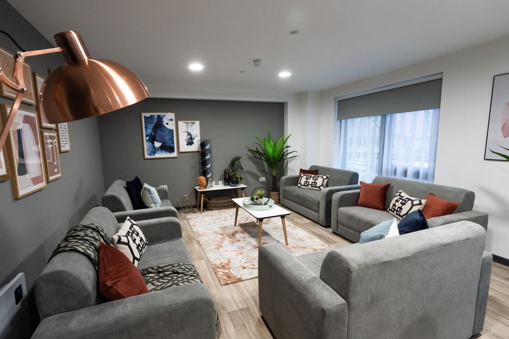 Property photo 3 of 23