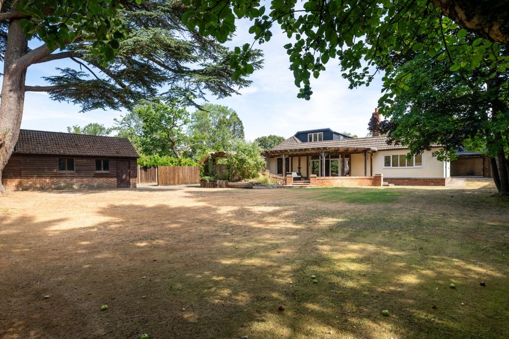 Property photo 1 of 42