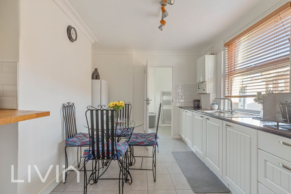 Property photo 3 of 7 5