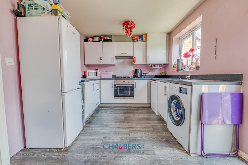 Property photo 3 of 32 Kitchen