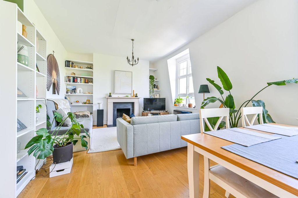 Property photo 3 of 13