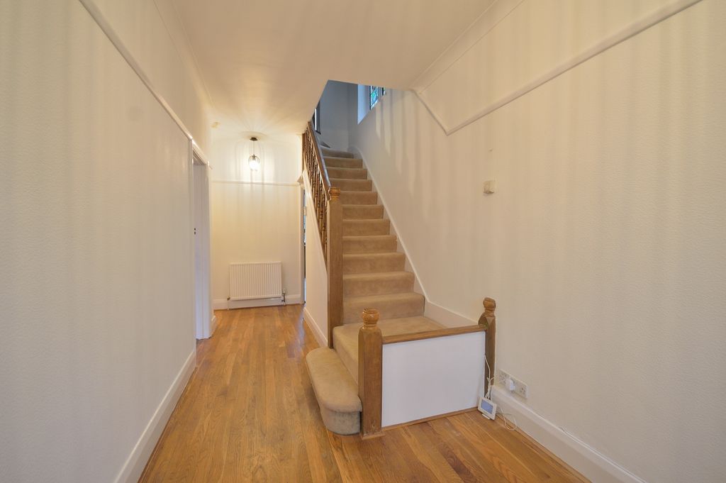 Property photo 2 of 24 Hallway