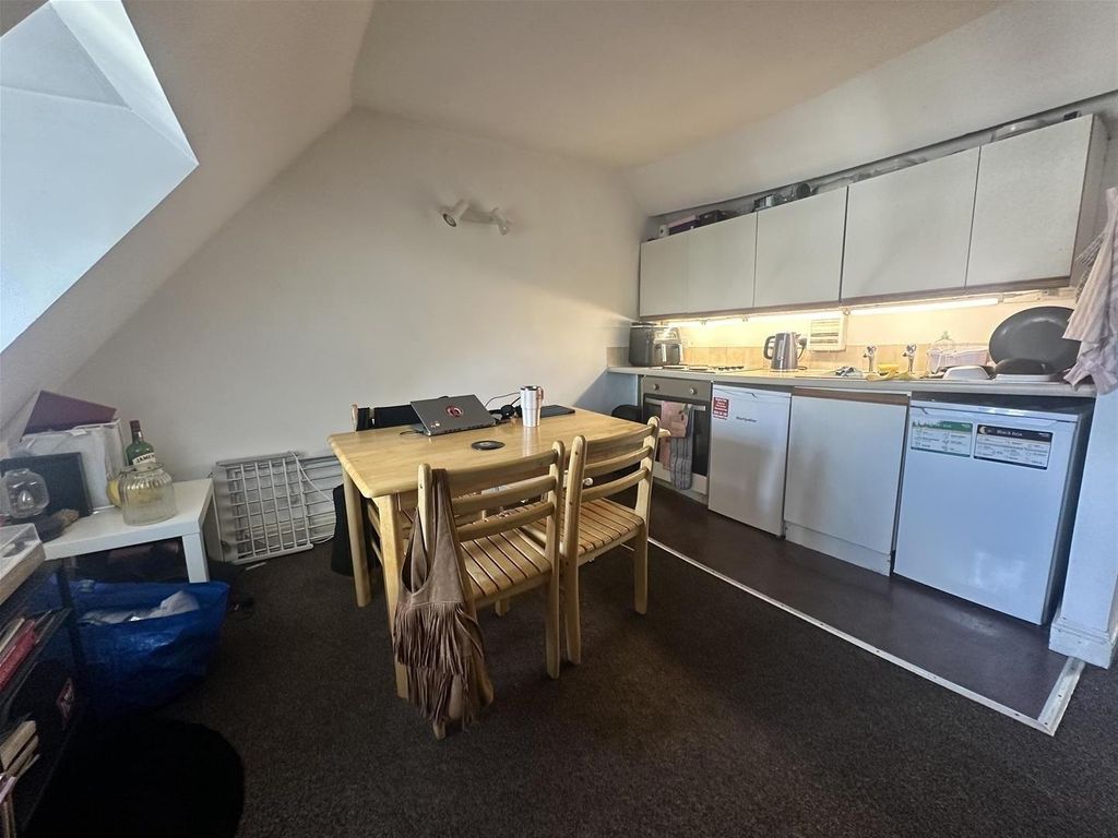 Property photo 1 of 6 Bright Kitchen With Integrated Appliances...
