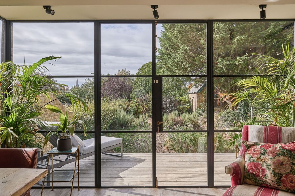 Property photo 1 of 42