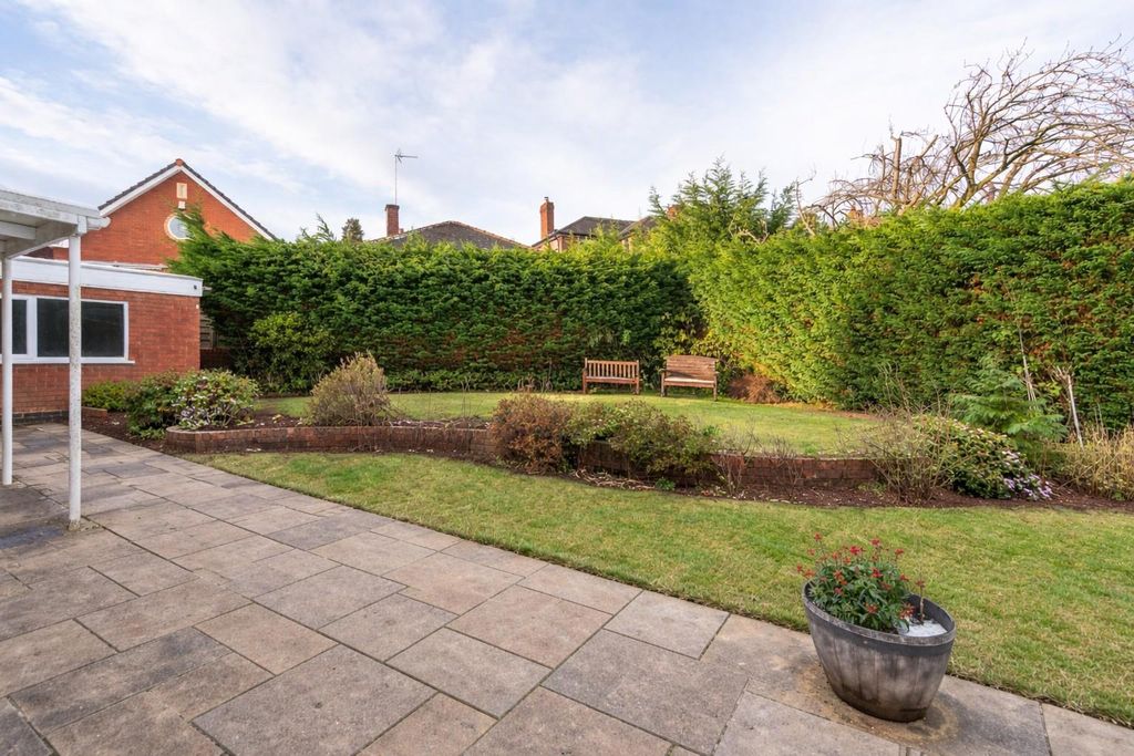 Property photo 2 of 13 Garden 2.Jpeg