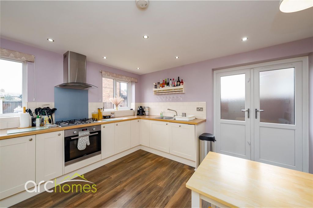 Property photo 3 of 26 Manor-9.Jpg