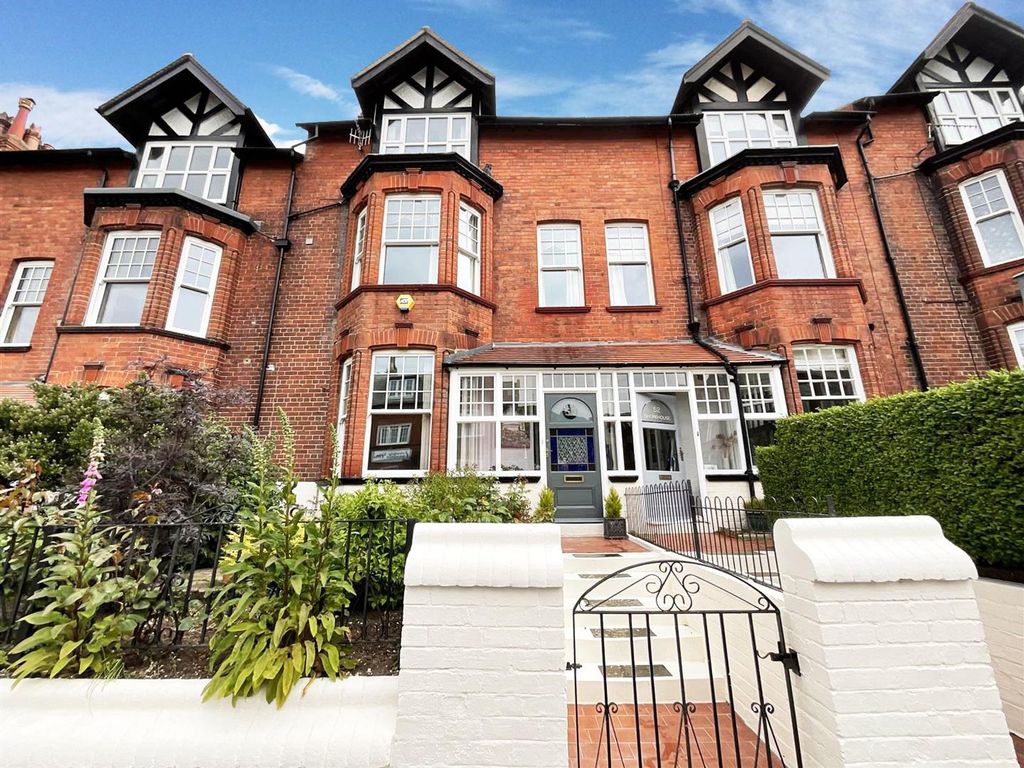 Property photo 1 of 33