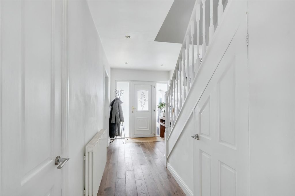 Property photo 2 of 43 Hallway_1.Jpeg