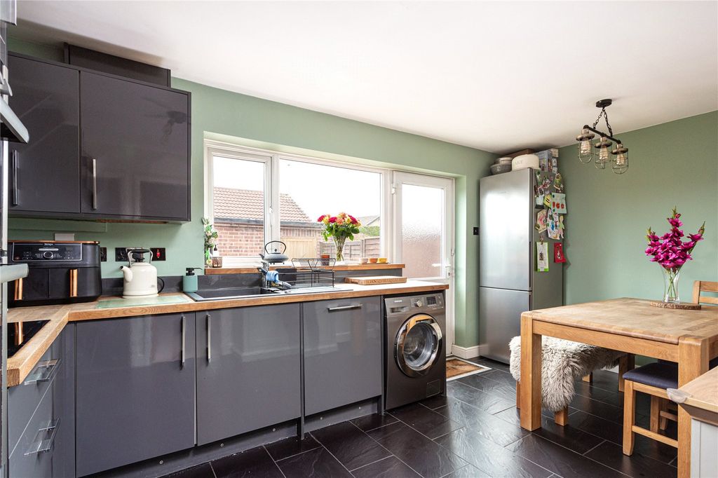 Property photo 2 of 15 Photos