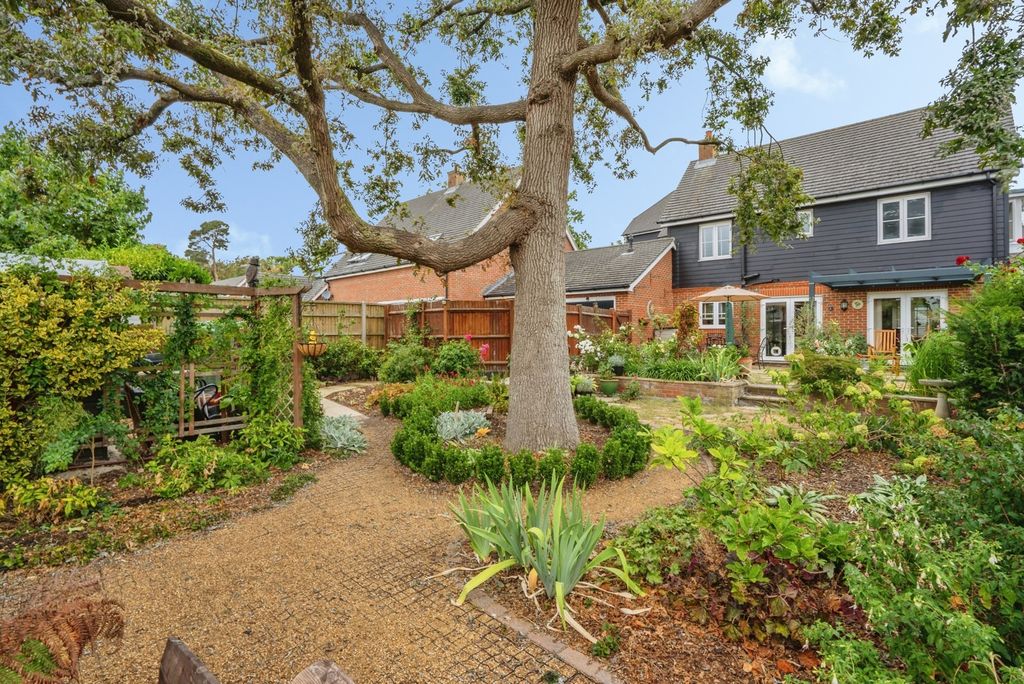 Property photo 2 of 16 Pbox-Img.Jpg