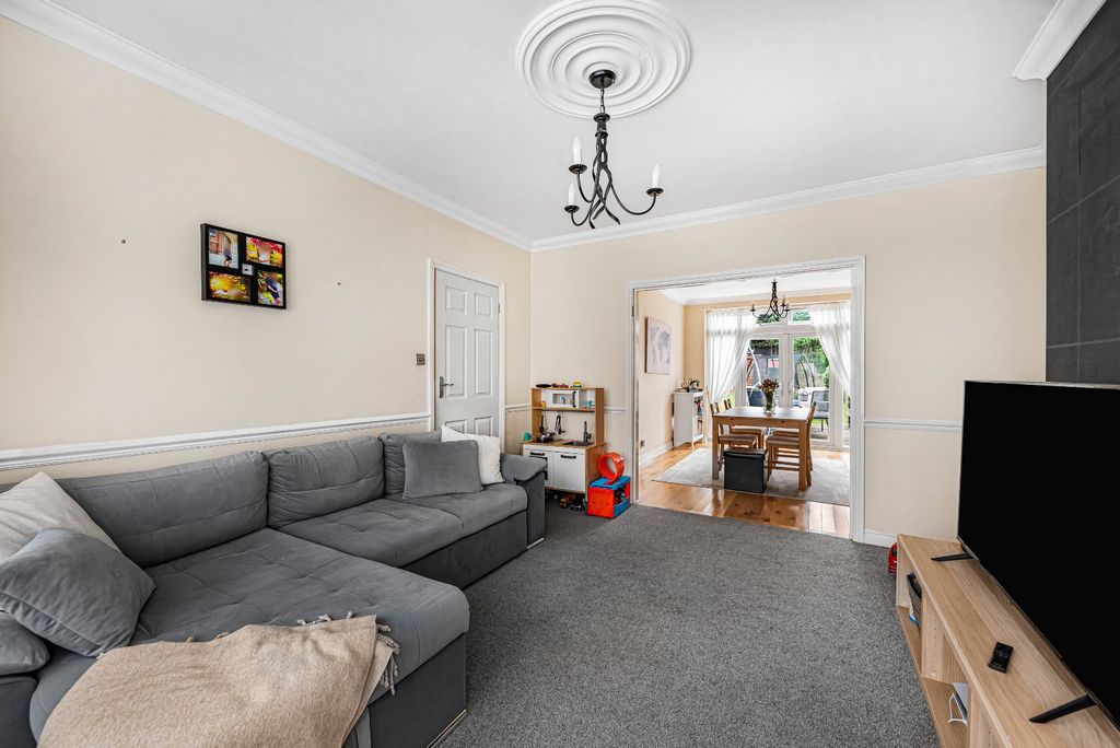 Property photo 2 of 17 Picture No. 01