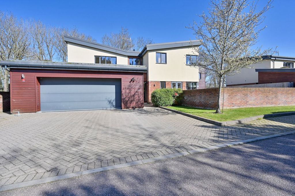 Property photo 1 of 47