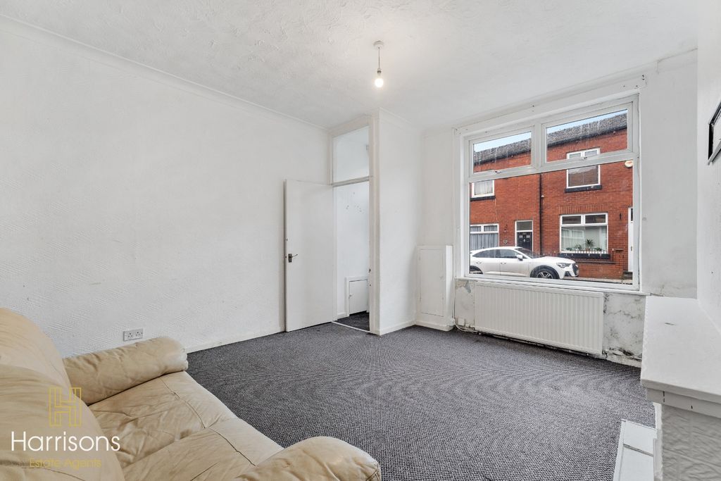 Property photo 2 of 17 4851312