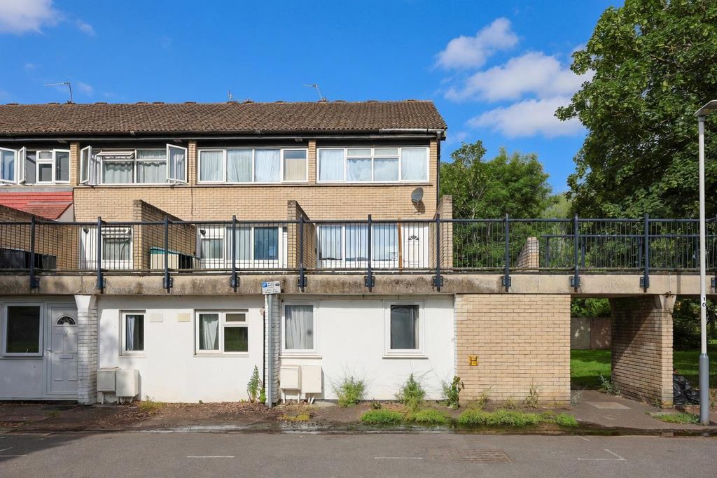 Property photo 1 of 17 External