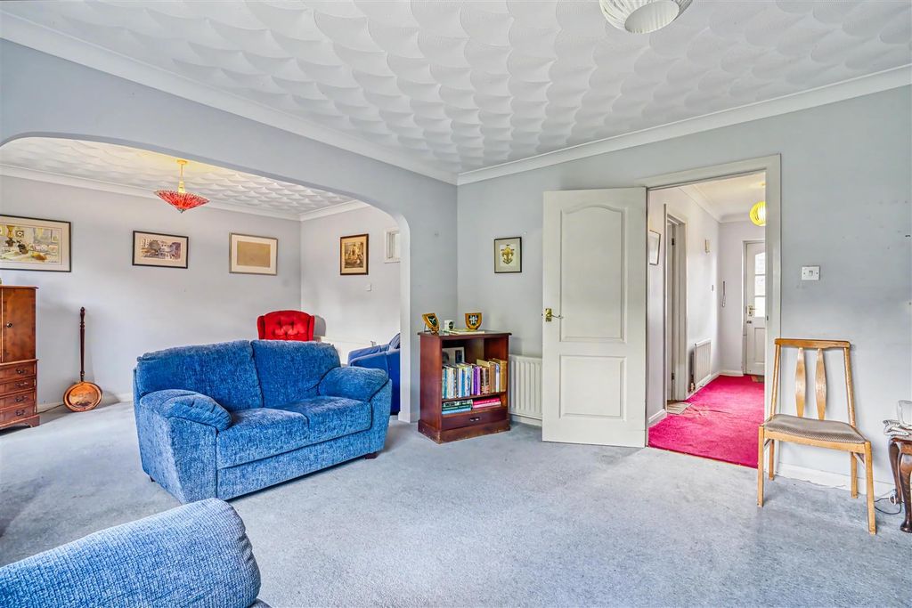 Property photo 3 of 10 Sitting Room