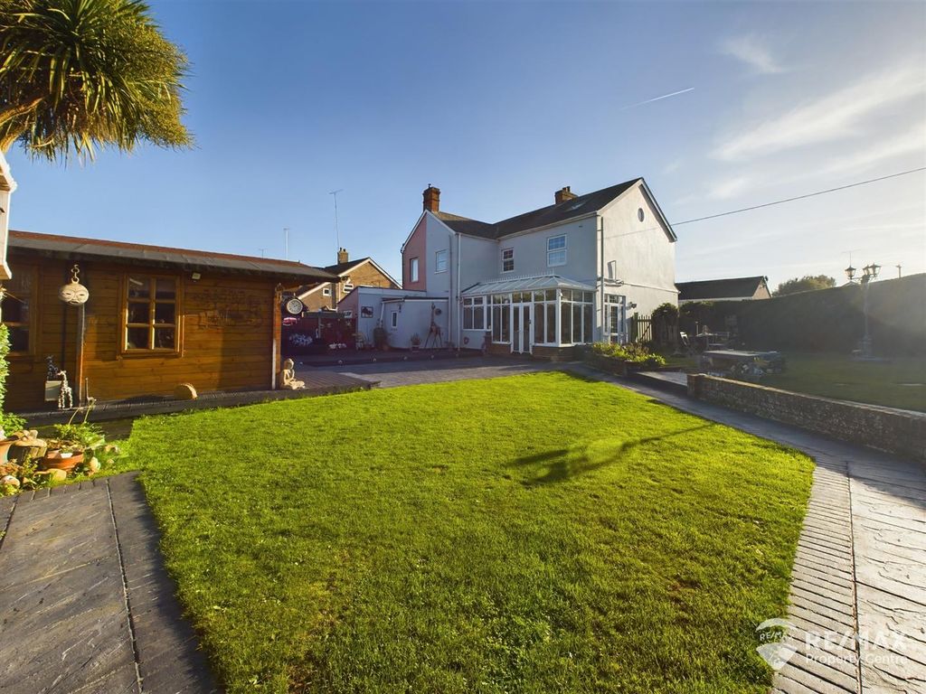 Property photo 2 of 42 Cam02842G0-Pr0112-Still012.Jpg