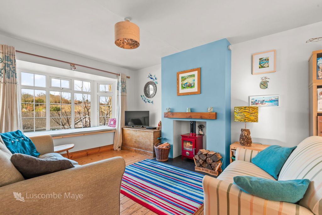 Property photo 2 of 18