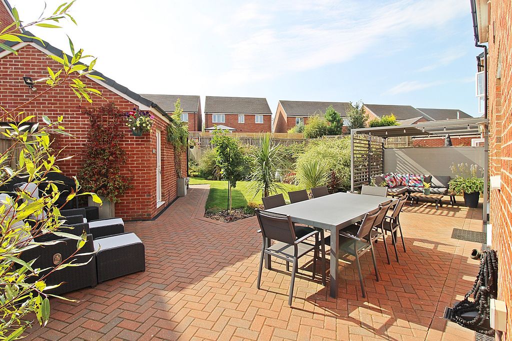 Property photo 2 of 37 Rear Garden