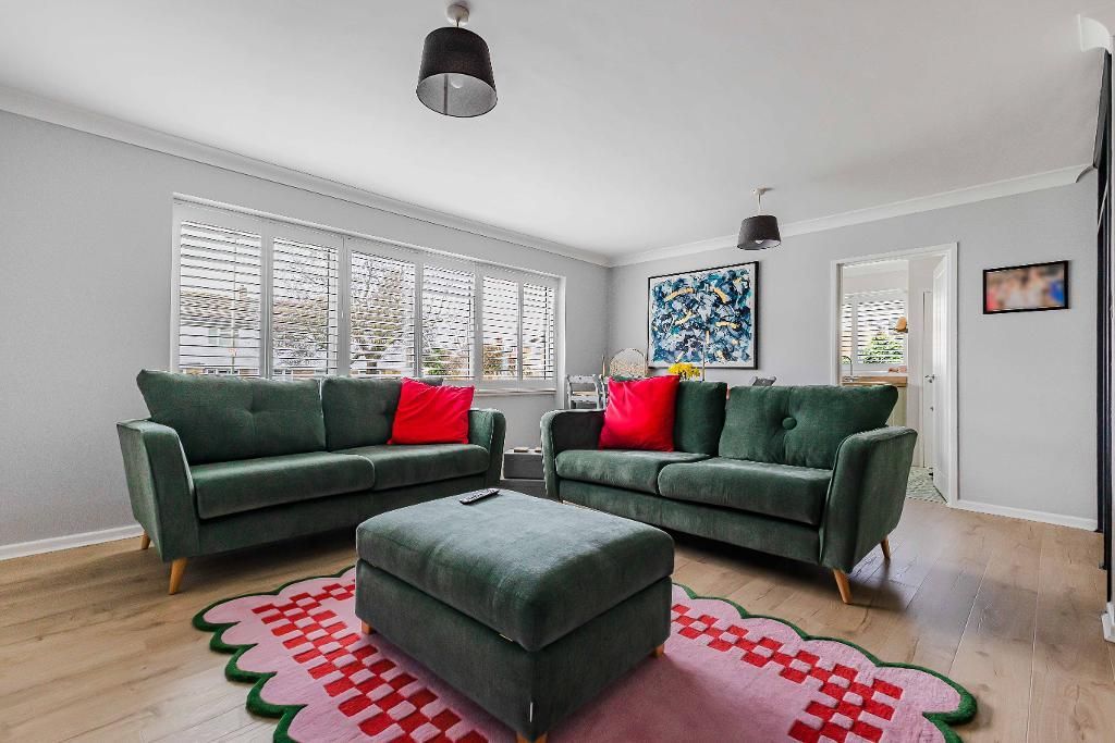 Property photo 3 of 10 Lounge/Dining Room