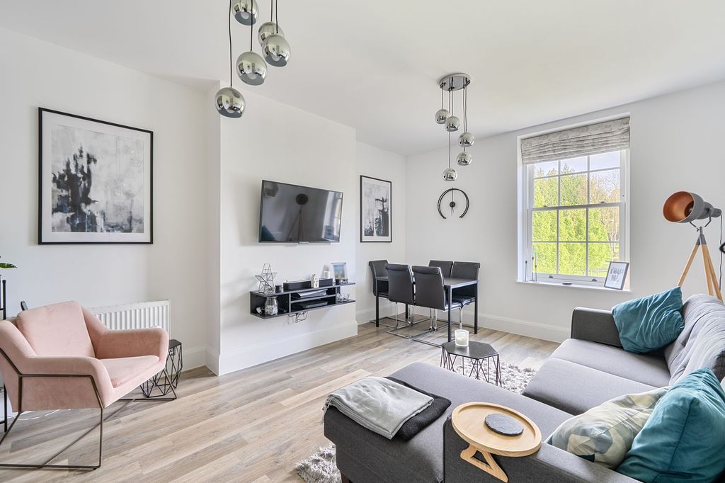 Property photo 3 of 21