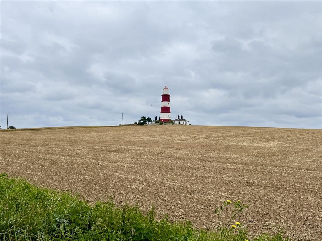 Property photo 3 of 17 Happisburgh Lighthouse