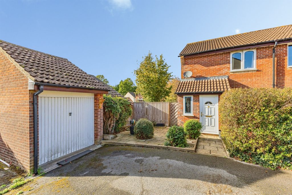 Property photo 1 of 12