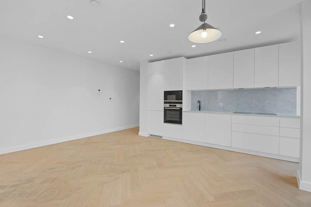 Property photo 3 of 15 Kitchen