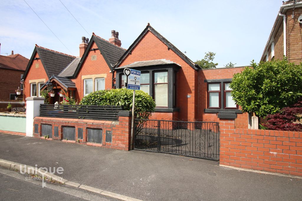Property photo 1 of 14
