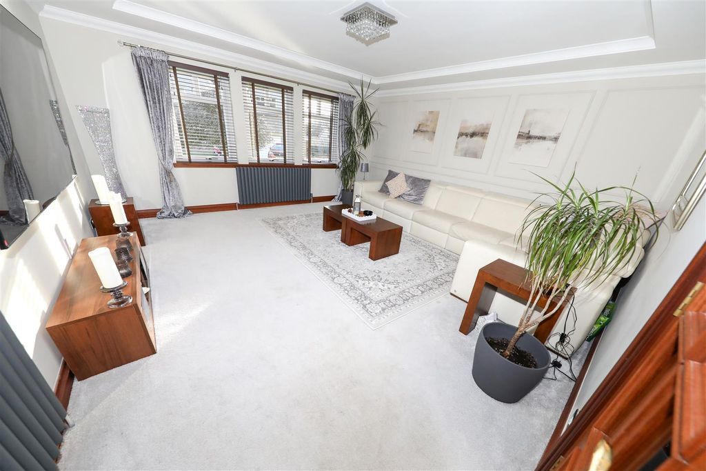 Property photo 3 of 41 c