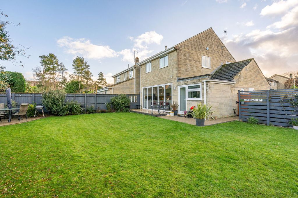 Property photo 2 of 11